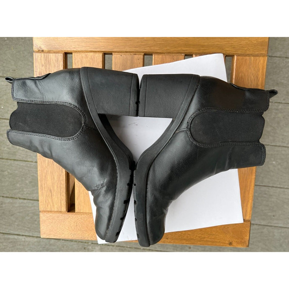 Marco Tozzi  comfortable Cushioned Chelsea ankle boot, black, leather size 39 - Picture 9 of 15